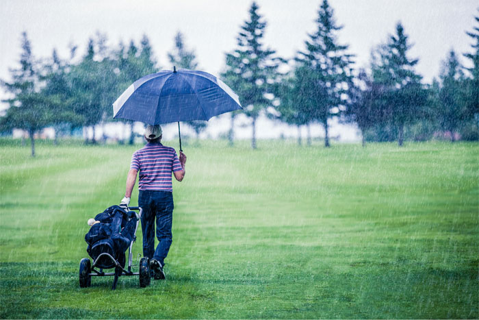 Gold player delayed due to bad rain weather